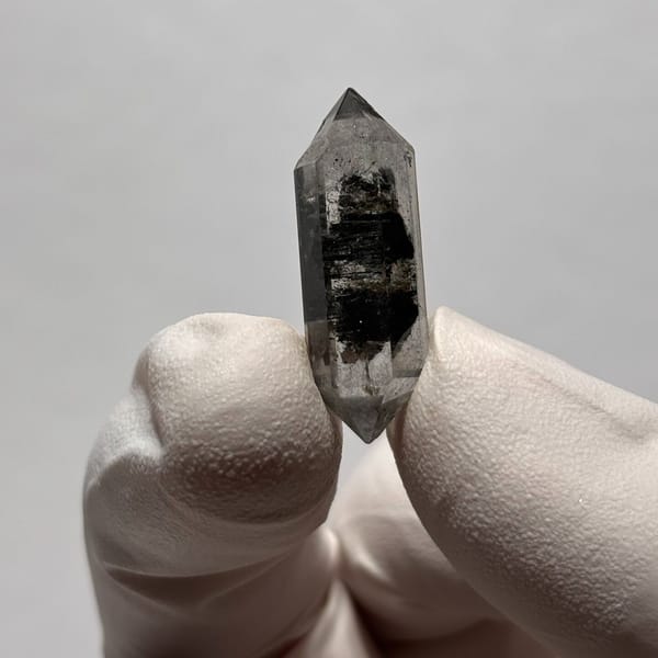 Quartz crystal from Yunnan, 2.8 cm across, raw mineral specimen, photo 2 of 6