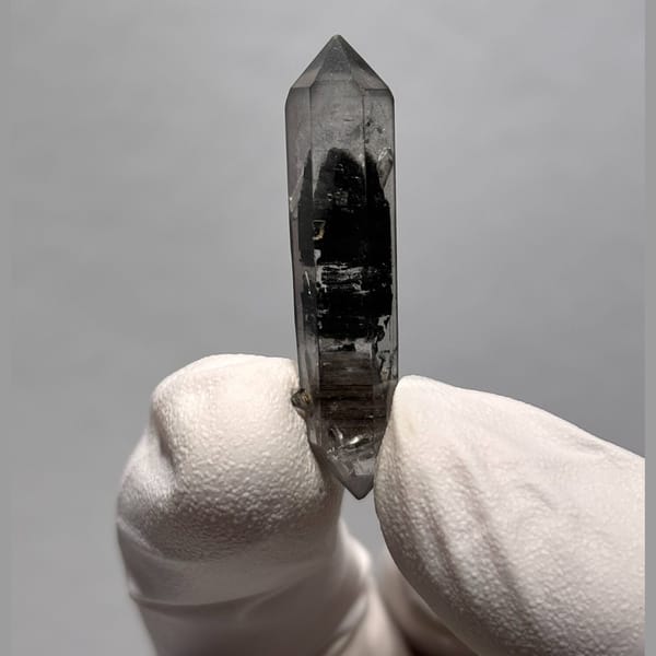 Quartz double-terminated crystal from Yunnan, China, natural mineral specimen, photo 1 of 6