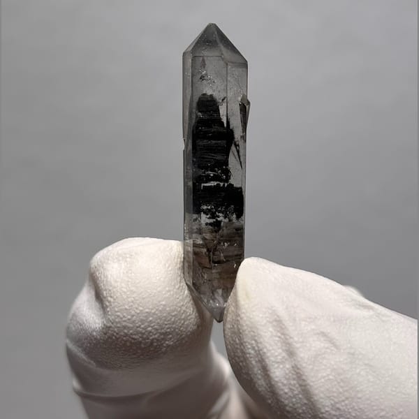 Quartz crystal from Yunnan, 3.6 cm across, raw mineral specimen, photo 2 of 6