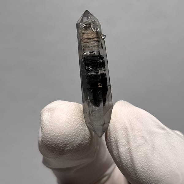 Double-terminated crystal of quartz from Yunnan, one-of-a-kind specimen, photo 3 of 6