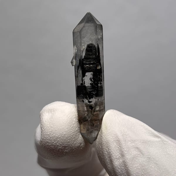 Quartz crystal from Yunnan, natural mineral for display, photo 5 of 6