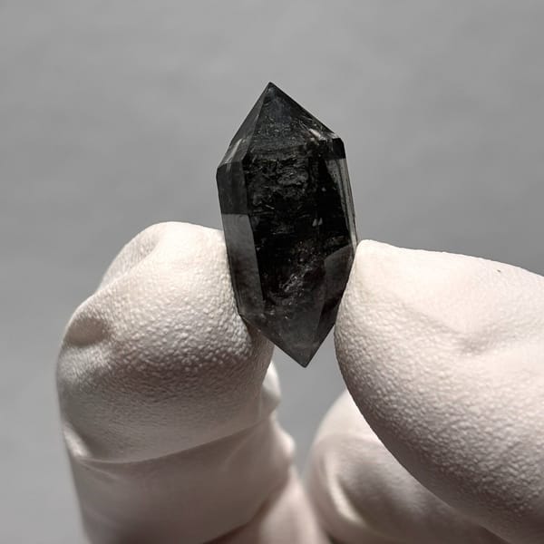 Quartz double-terminated crystal from Yunnan, China, natural mineral specimen, photo 1 of 6