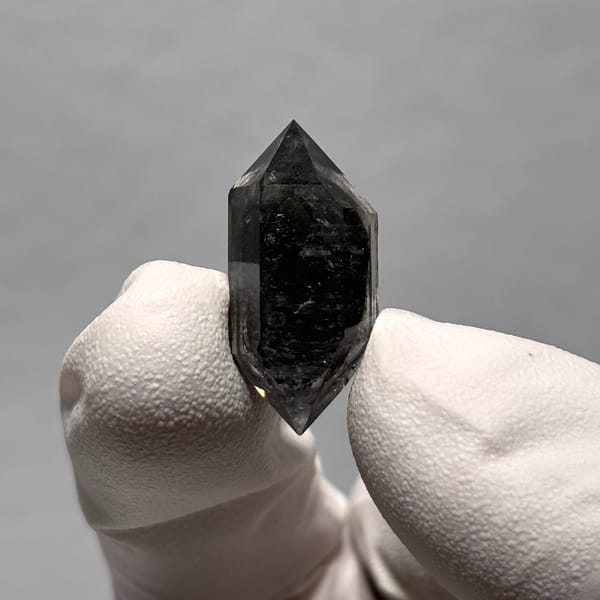 Double-terminated crystal of quartz from Yunnan, one-of-a-kind specimen, photo 3 of 6