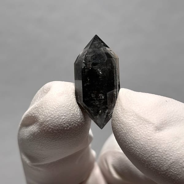 Quartz specimen from Yunnan, 1 × 1 × 2.4 cm, photo 6 of 6