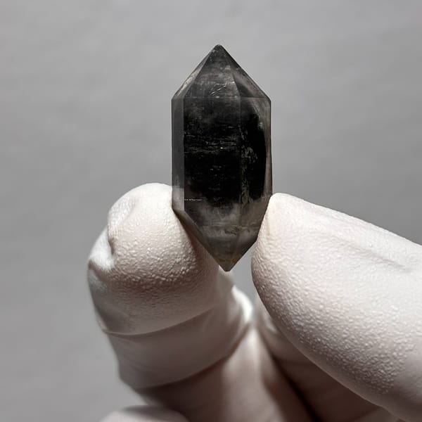 Quartz double-terminated crystal from Yunnan, China, natural mineral specimen, photo 1 of 6