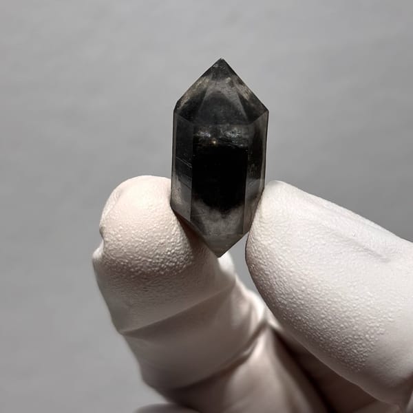 Quartz crystal from Yunnan, 2.9 cm across, raw mineral specimen, photo 2 of 6