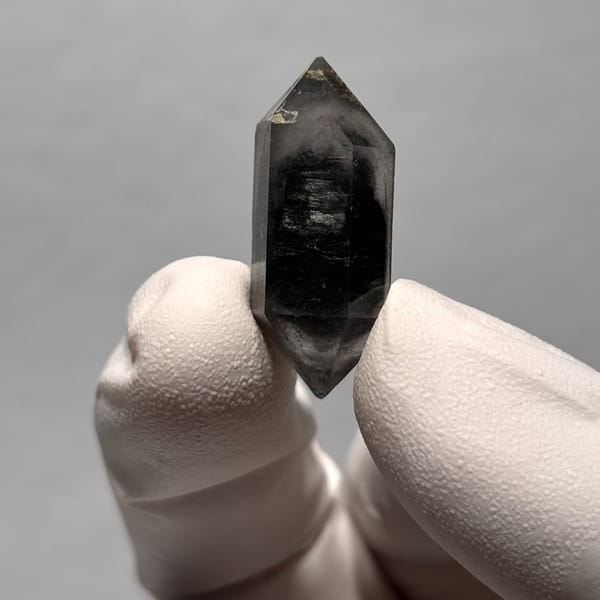 Quartz crystal from Yunnan, natural mineral for display, photo 5 of 6