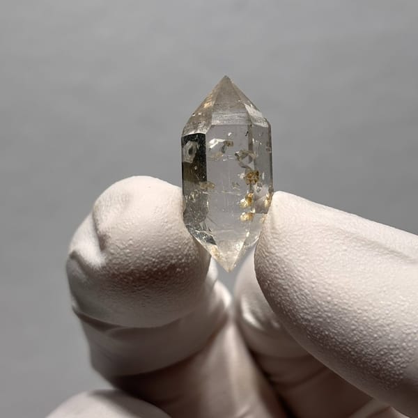 Quartz crystal from Yunnan, 2.5 cm across, raw mineral specimen, photo 2 of 6