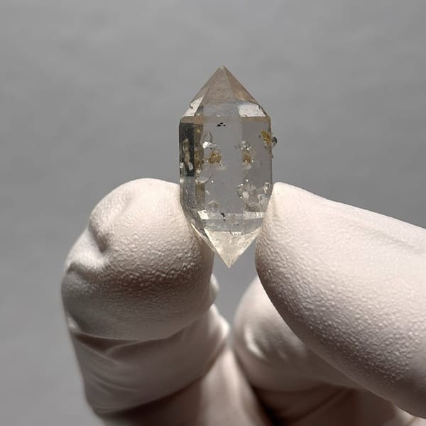 Quartz crystal from Yunnan, natural mineral for display, photo 5 of 6
