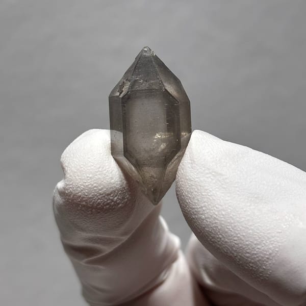 Quartz crystal from Yunnan, 2.7 cm across, raw mineral specimen, photo 2 of 6
