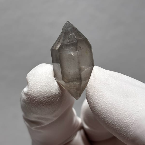 Crystal of quartz from Yunnan, one-of-a-kind specimen, photo 3 of 6