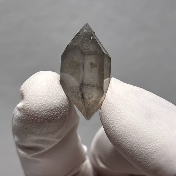 Quartz crystal from Yunnan, natural mineral for display, photo 5 of 6