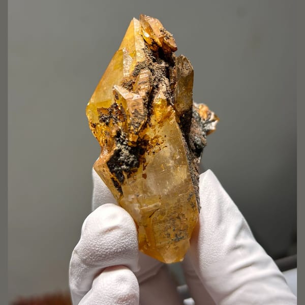 Quartz specimen from Tibet, 4.9 × 2.5 × 6.8 cm, photo 6 of 6