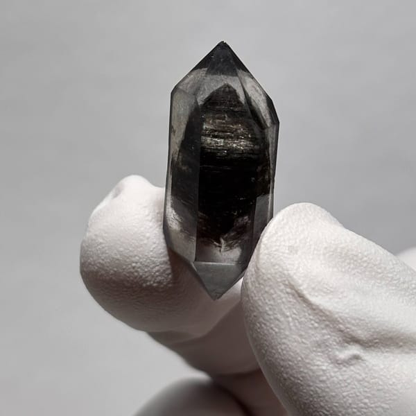 Double-terminated crystal of quartz from Yunnan, one-of-a-kind specimen, photo 3 of 6