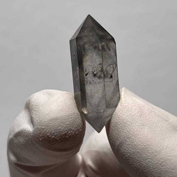 Quartz double-terminated crystal from Yunnan, China, natural mineral specimen, photo 1 of 6