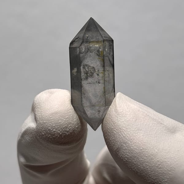Quartz crystal from Yunnan, 3.1 cm across, raw mineral specimen, photo 2 of 6