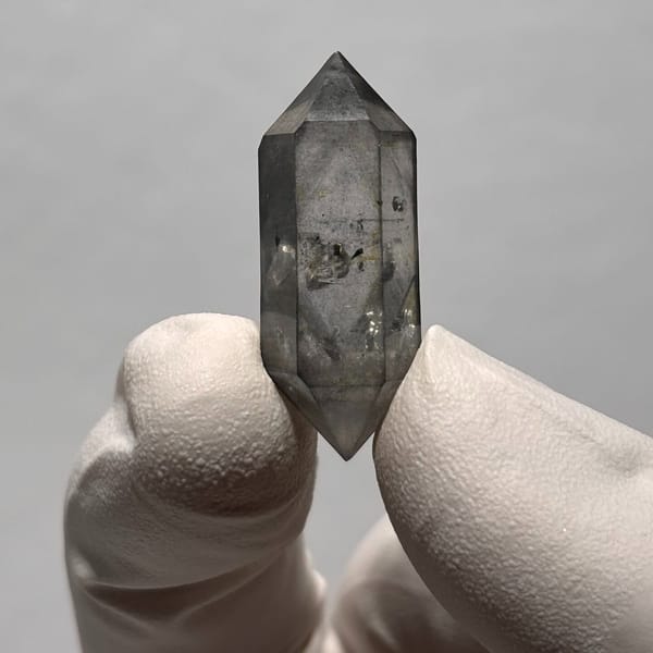 Double-terminated crystal of quartz from Yunnan, one-of-a-kind specimen, photo 3 of 6