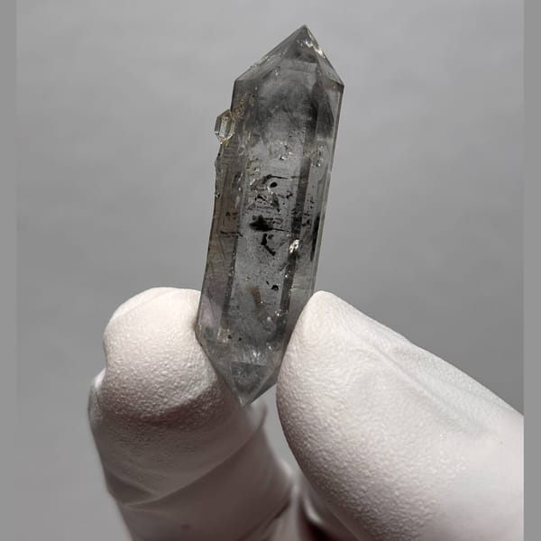 Quartz crystal from Yunnan, 4 cm across, raw mineral specimen, photo 2 of 6