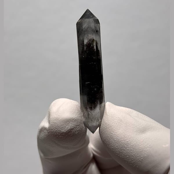 Quartz double-terminated crystal from Yunnan, China, natural mineral specimen, photo 1 of 6