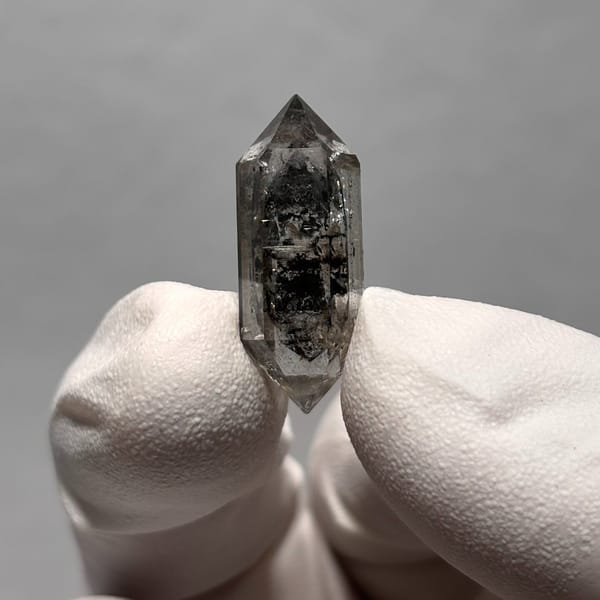 Quartz double-terminated crystal from Yunnan, China, natural mineral specimen, photo 1 of 6