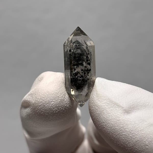 Quartz crystal from Yunnan, natural mineral for display, photo 5 of 6
