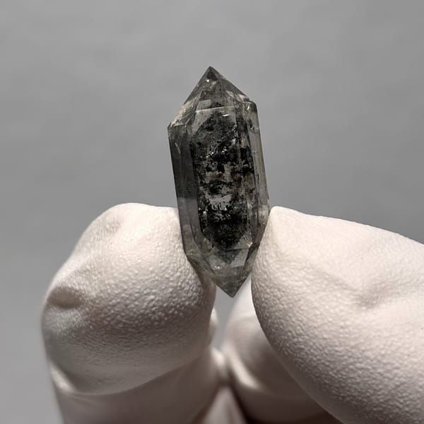 Quartz specimen from Yunnan, 0.9 × 0.8 × 2.5 cm, photo 6 of 6
