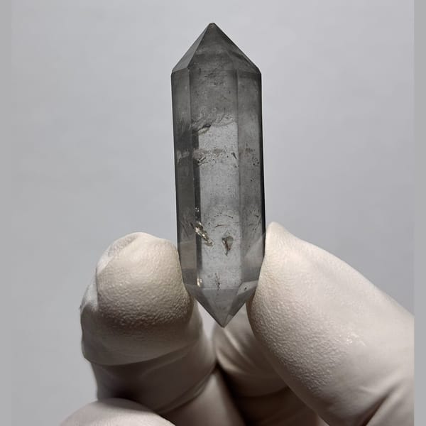 Double-terminated crystal of quartz from Yunnan, one-of-a-kind specimen, photo 3 of 6