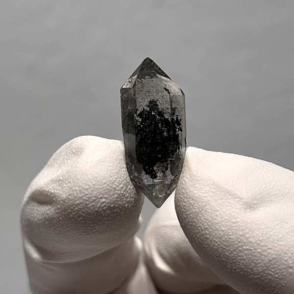 Quartz crystal from Yunnan, natural mineral for display, photo 5 of 5