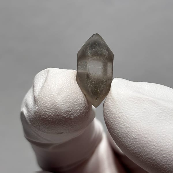 Quartz double-terminated crystal from Yunnan, China, natural mineral specimen, photo 1 of 5