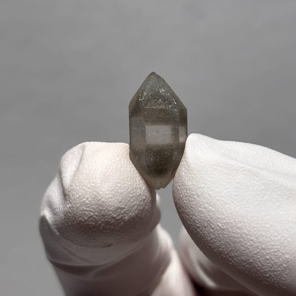 Double-terminated crystal of quartz from Yunnan, one-of-a-kind specimen, photo 3 of 5