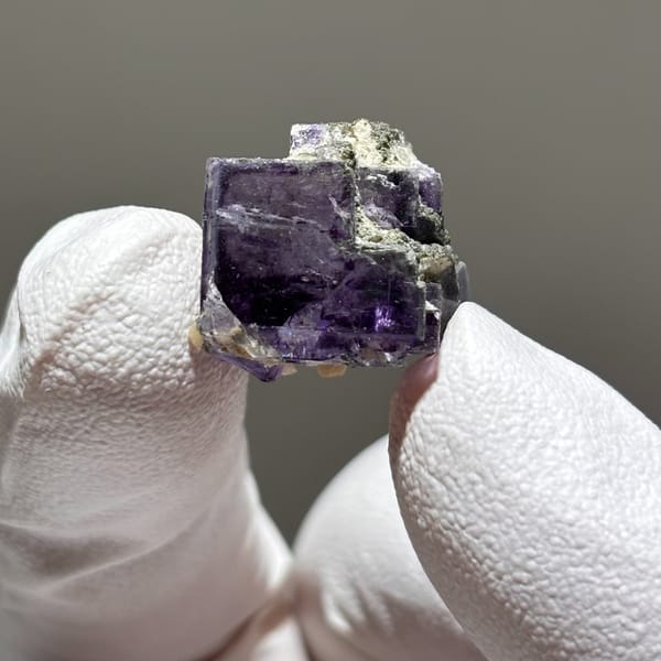 Crystal of fluorite with calcite from Yaogangxian, one-of-a-kind specimen, photo 3 of 5
