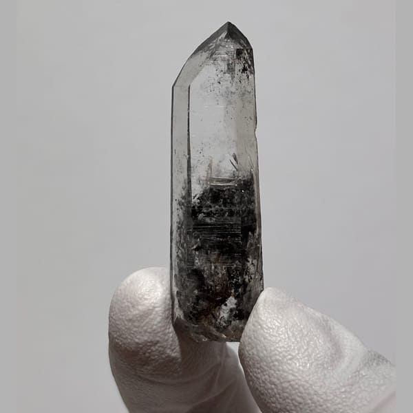 Quartz crystal from Jinkouhe, 4.9 cm across, raw mineral specimen, photo 2 of 5