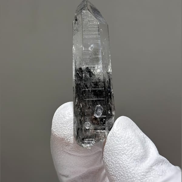 Crystal of clear quartz from Jinkouhe, one-of-a-kind specimen, photo 3 of 5