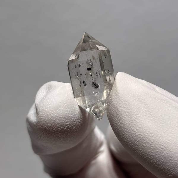 Crystal of quartz with calcite from Yunnan, one-of-a-kind specimen, photo 3 of 5