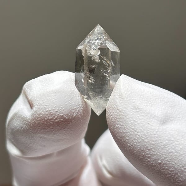 Quartz crystal from Yunnan, 2.1 cm across, raw mineral specimen, photo 2 of 5
