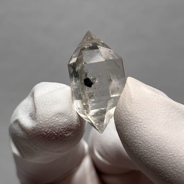 Crystal of quartz with calcite from Yunnan, one-of-a-kind specimen, photo 3 of 5