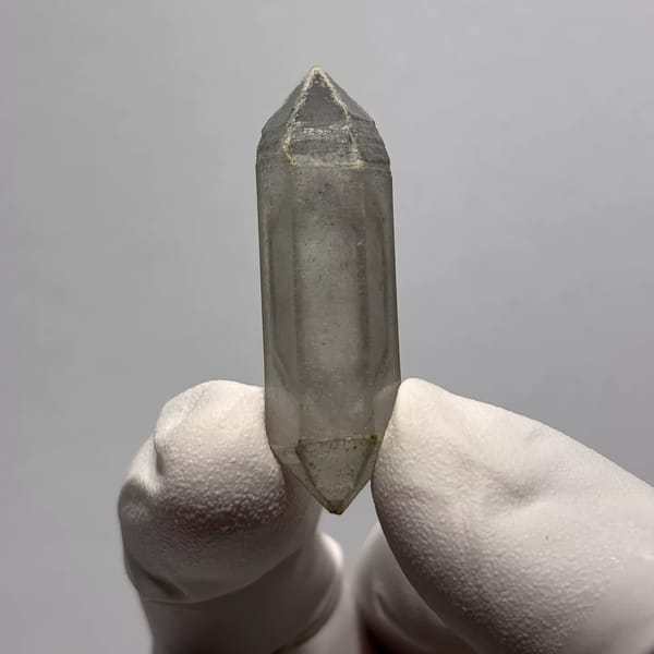 Complete double-terminated quartz crystal from Yunnan — alternate view