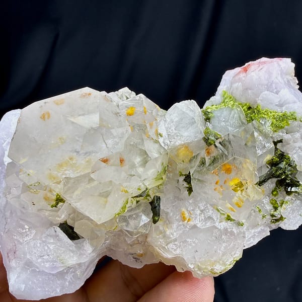 Milky garden quartz crystals with green epidote from Sichuan, China, reverse side