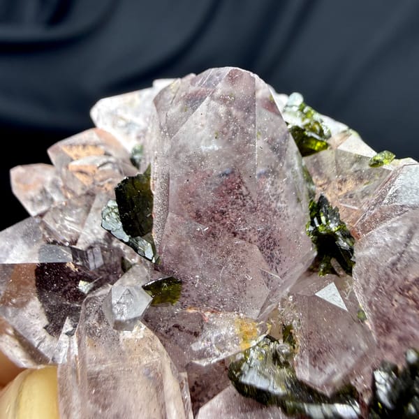 Strawberry-pink garden quartz crystals with green epidote from Sichuan, China, reverse side