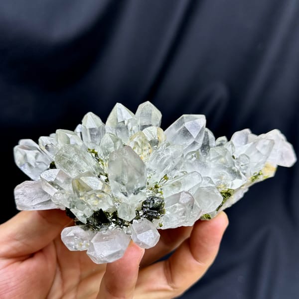 Flower-shaped fan of clear garden quartz with epidote from Sichuan, China, reverse side