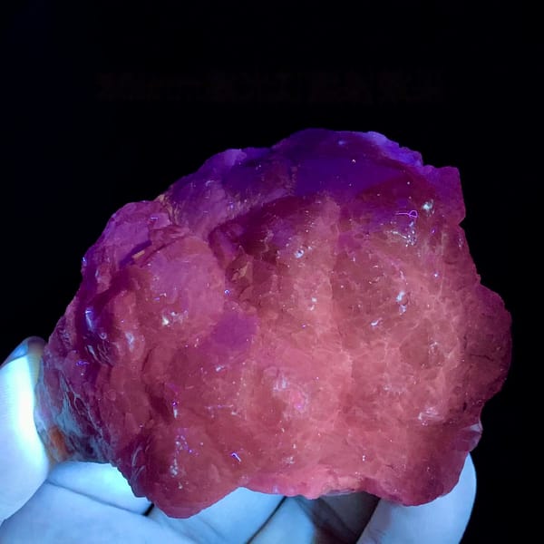 Raspberry-red cobaltoan calcite crust from Morocco, second angle