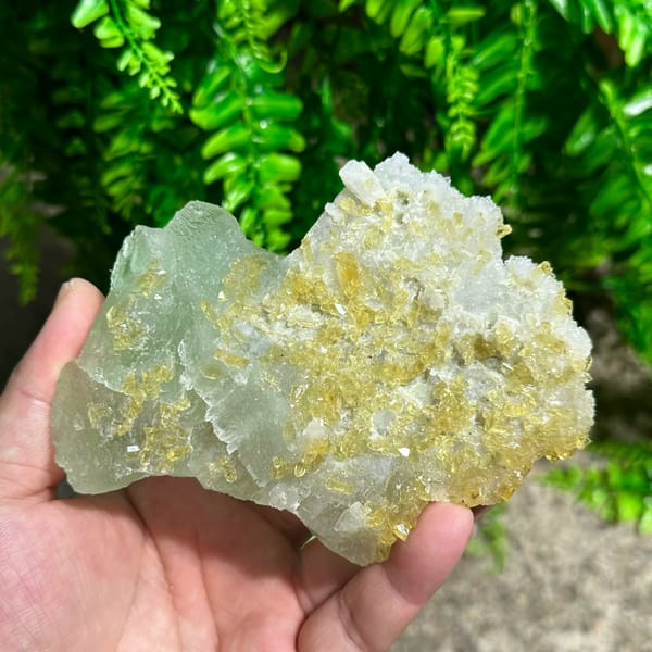 Yellow baryte floater with green fluorite and quartz druse from Jiangxi, China, reverse side