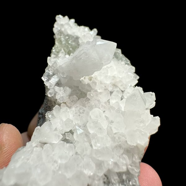 White quartz druse plate with pale green fluorite from Guangdong, China, reverse side