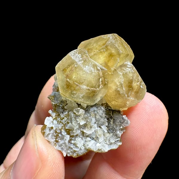 Glassy yellow calcite crystals with dolomite and siderite from Guizhou, China, reverse side