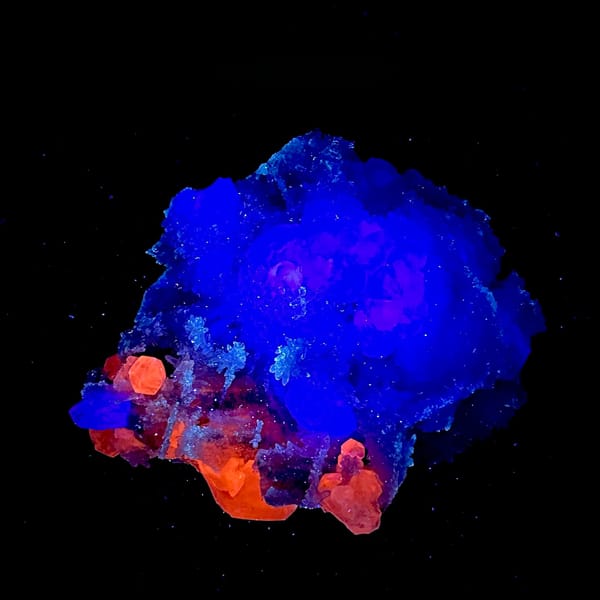Blue-cored green fluorite among sparkling quartz and calcite from Fujian, China, second angle