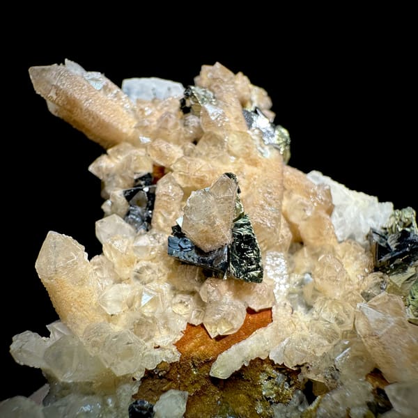 Pale yellow quartz floater with calcite, chalcopyrite and marmatite from Inner Mongolia, China, reverse side