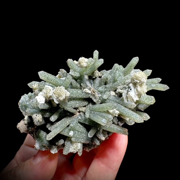 Pale green chlorite quartz prisms with calcite from Inner Mongolia, China, reverse side