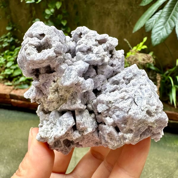 Purple spinel in marble, from Vietnam, reverse side