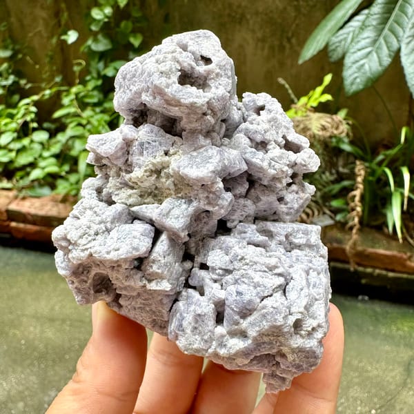 Purple spinel in marble, from Vietnam, close-up of terminations
