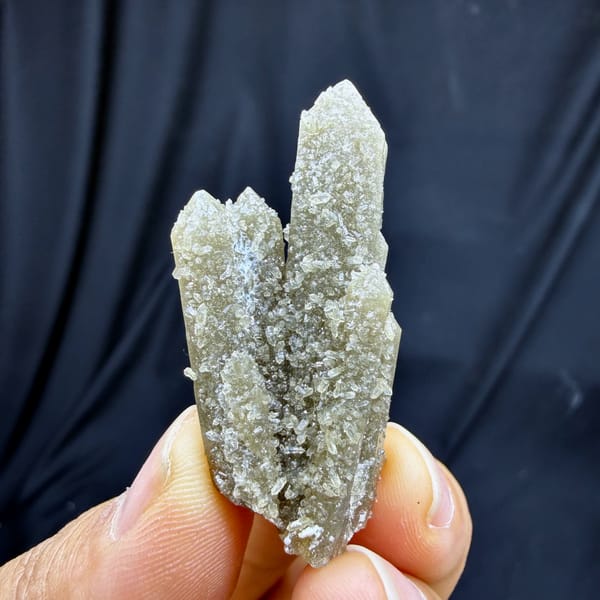 Grey-green quartz prisms with apophyllite from Inner Mongolia, China, second angle